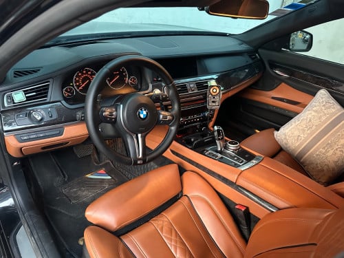 BMW740