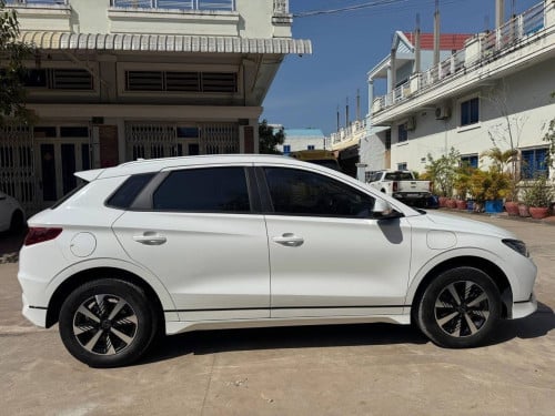 BYD E2 2024