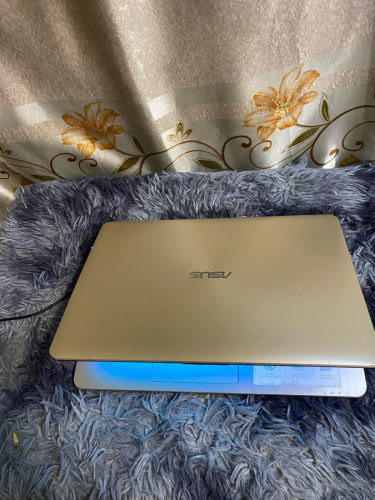 Core I3 7th / Ram 8Gb / SSD128Gb
