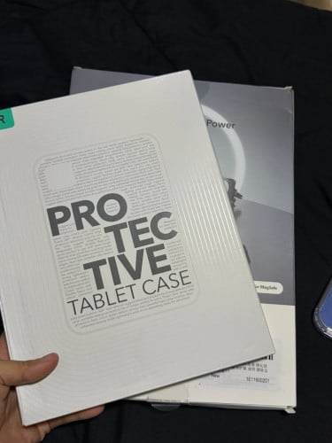 ESR Screen and Case Protectoសម្រាប់​ iPad 11th ម្from USA