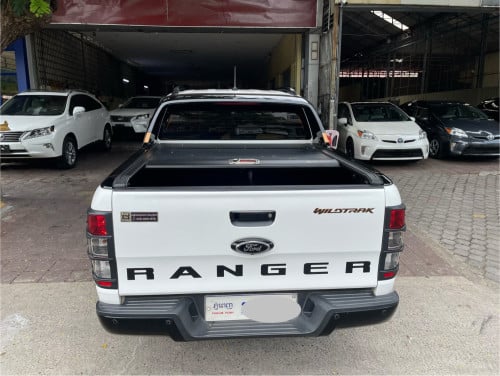 Ford wildtrak ឆ្នាំ2022 BI-Turbo ពីរមុឺនគីឡូសុីន