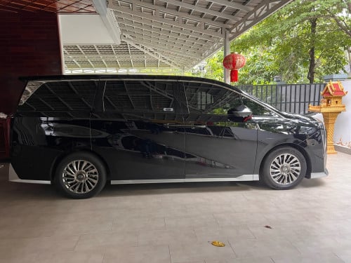 GAC GN8 2025 ឡានក្រុមហ៊ុន