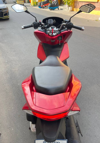 Honda PCX (2015, 150cc, 950$) have all documents
