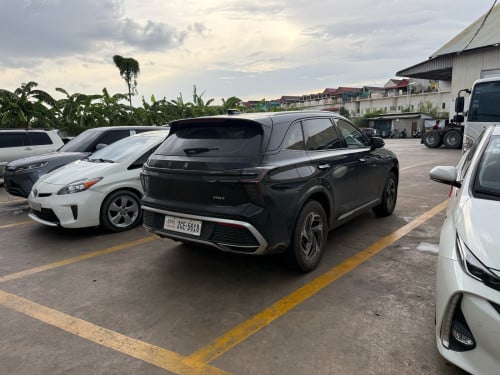 Hongqi HS3 ឡាន ថ្មី ស្អាត ម្ចាស់ ដើម
