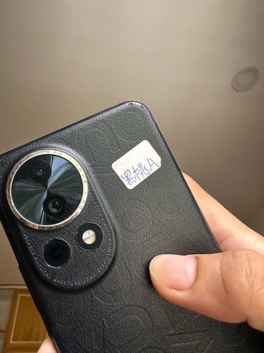 Huawei nova 12pro ស្ទើតួនិងអេក្រង់តិច ធានាសានុំ 60$ ទាក់ទង 011614181 telegram 081217173