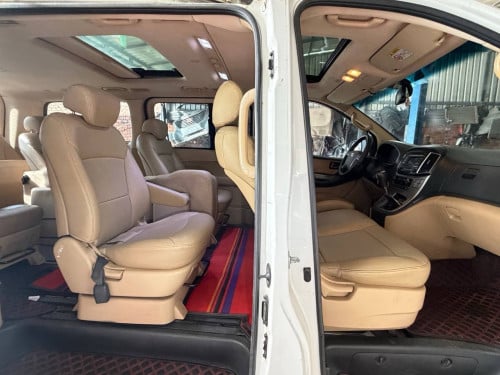 Hyundai H1 2018 full option លក់ឡានស្អាតម៉ាសុីនអេម