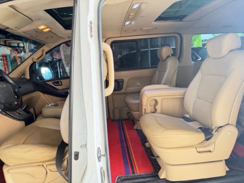 Hyundai H1 2018 full option លក់ឡានស្អាតម៉ាសុីនអេម