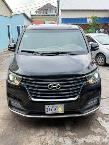 Hyundai H1 2019 full option លក់ឡានស្អាតម៉ាសុីនអេម