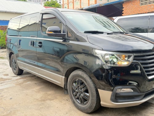 Hyundai H1 2019 full option លក់ឡានស្អាតម៉ាសុីនអេម