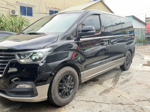 Hyundai H1 2019 full option លក់ឡានស្អាតម៉ាសុីនអេម