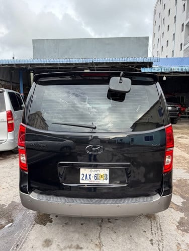 Hyundai H1 2019 full option លក់ឡានស្អាតម៉ាសុីនអេម