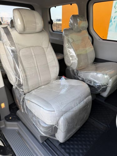 Hyundai Staria VIP 2023​ តំលៃចរចាបានទៀត