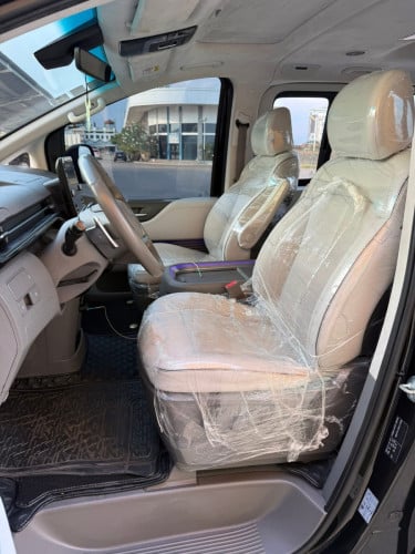Hyundai Staria VIP 2023​ តំលៃចរចាបានទៀត