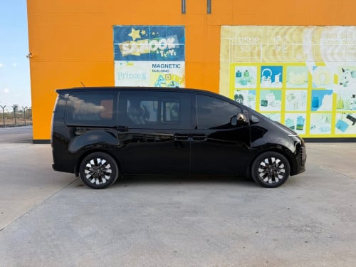 Hyundai Staria VIP 2023​ តំលៃចរចាបានទៀត