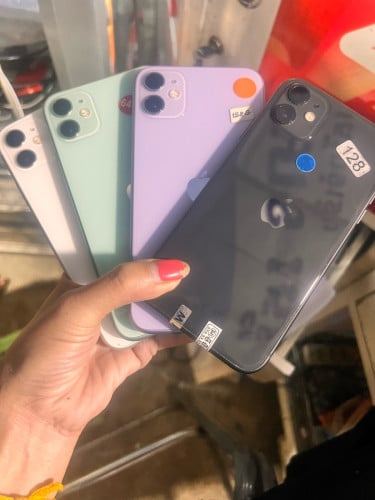 iPhone 11 .128g  215$ស្នុំសុីន