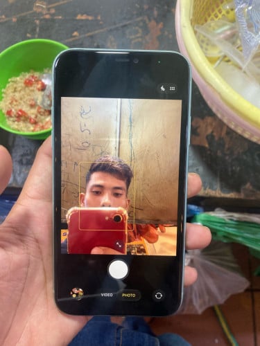 iphone 11 LL A  64G  អេក្រង់​ហ្សុីន​ អត់ស្គេន​ កាមេរ៉ា​មុខក្រោយច្បាស់​