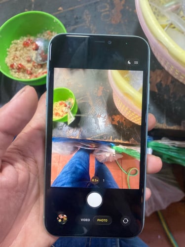 iphone 11 LL A  64G  អេក្រង់​ហ្សុីន​ អត់ស្គេន​ កាមេរ៉ា​មុខក្រោយច្បាស់​