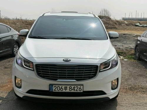 Kia carnivall ឆ្នាំ2015 full option កប់ស៊េរី 5បេតុង កាំម៉រ៉ា360 បើកដំបូល ទ្វារអូតូ3