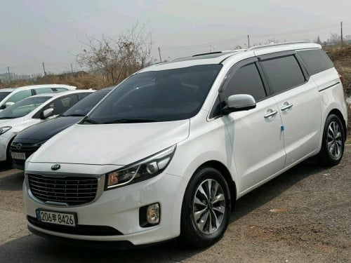 Kia carnivall ឆ្នាំ2015 full option កប់ស៊េរី 5បេតុង កាំម៉រ៉ា360 បើកដំបូល ទ្វារអូតូ3
