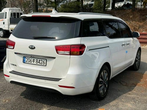 Kia carnivall ឆ្នាំ2015 full option កប់ស៊េរី 5បេតុង កាំម៉រ៉ា360 បើកដំបូល ទ្វារអូតូ3