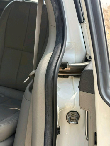 Kia carnivall ឆ្នាំ2015 full option កប់ស៊េរី 5បេតុង កាំម៉រ៉ា360 បើកដំបូល ទ្វារអូតូ3