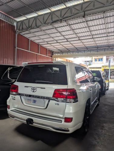 Land Cruiser 2010 V6 សាំង ឡើងគ្រឿងសុីន១០០% ធានាឡានមូល