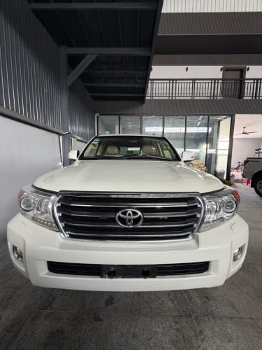 Land Cruiser 2013 full option