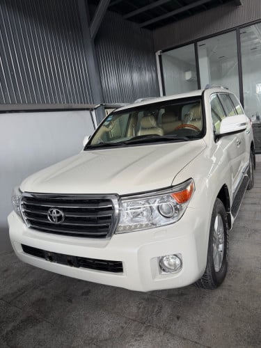 Land Cruiser 2013 full option