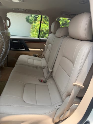 Land Cruiser 2013 full option