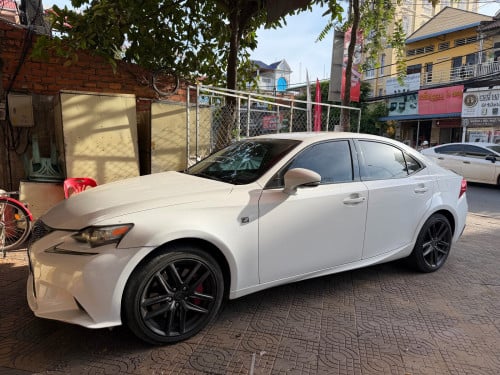 Lexus is200T 2016 F-Sport