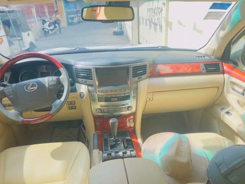 Lexus Lx 570 08 up 15ប្រឡានថ្មីខ្លាញ់គោមួយទឹក