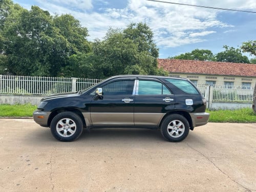 Lexus RX300 ឆ្នាំ2000 ប៉ុង1