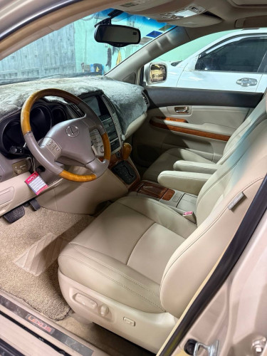 LEXUS RX330 2004 H-FULL ប៉ុងមួយ ពណ៌មាស ប្រភេទឡានមូលសានុំស្រីន ថ្មីខ្លាំង