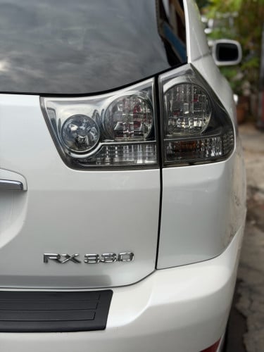 LEXUS RX330 (2004) H-Full ពណ៍ស ម្ចាស់ដេីមទី1 កៅអីចុចសងខាង (ប៉ុង1) ទឹកថ្នាំសុីន90%