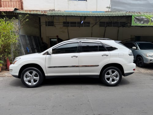 LEXUS RX330 (2004) H-Full ពណ៍ស ម្ចាស់ដេីមទី1 កៅអីចុចសងខាង (ប៉ុង1) ទឹកថ្នាំសុីន90%