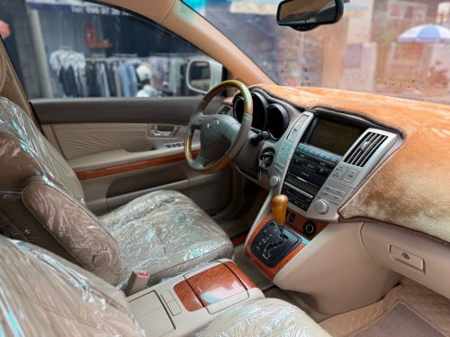 LEXUS RX330 (2004) H-Full ពណ៍ស ម្ចាស់ដេីមទី1 កៅអីចុចសងខាង (ប៉ុង1) ទឹកថ្នាំសុីន90%