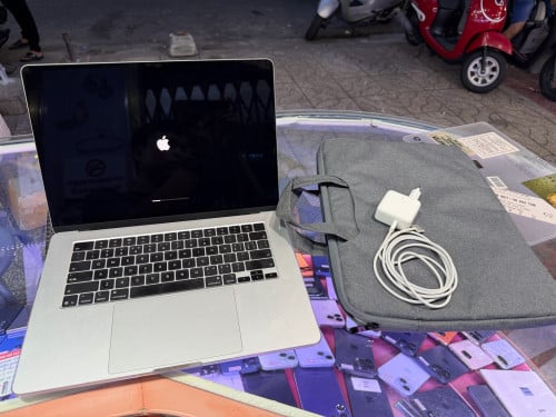 MacBook Air 15” M4 16/256 Silver 99%