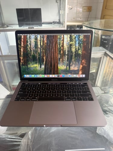 MacBook Pro 13inch 2019(i7 16Ŋ)(ស្អាត97%)