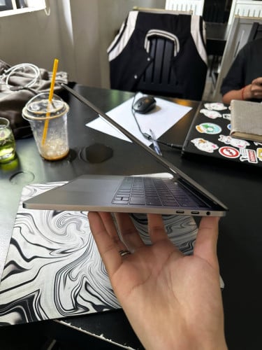 Macbook Pro 2017 Touch Bar