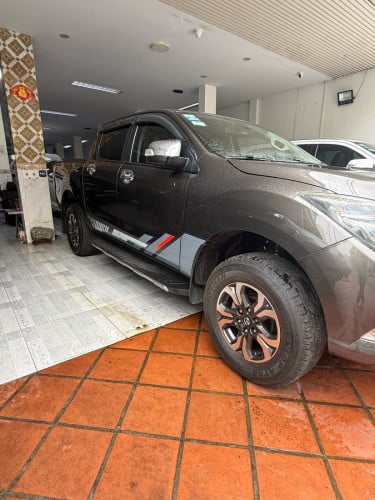 Mazda Bt50 2019ម៉ាសុីនធំថ្នាំសុីន១ជុំឡានថ្មី3.2កាប់ពីតាស់