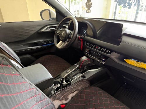 Mitsubishi XForce រថយន្តជិះផ្ទាល់ខ្លួន