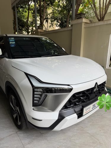 Mitsubishi XForce រថយន្តជិះផ្ទាល់ខ្លួន