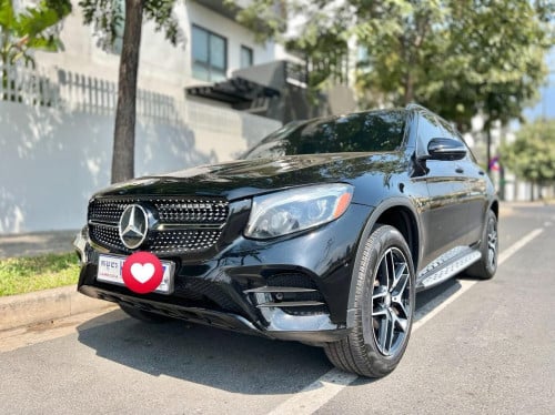 Model រថយន្ត: Mercedes Benz GLC300 Designo Full Options