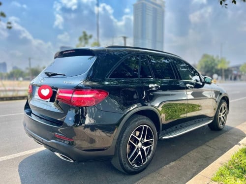 Model រថយន្ត: Mercedes Benz GLC300 Designo Full Options