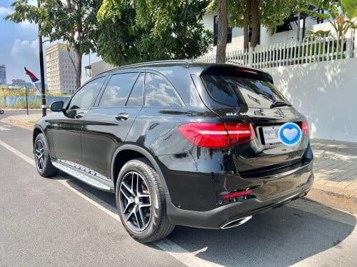 Model រថយន្ត: Mercedes Benz GLC300 Designo Full Options