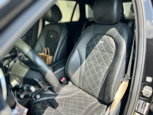 Model រថយន្ត: Mercedes Benz GLC300 Designo Full Options