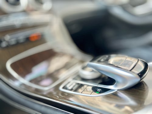 Model រថយន្ត: Mercedes Benz GLC300 Designo Full Options
