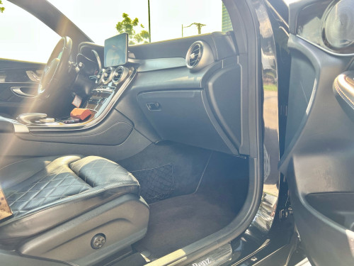 Model រថយន្ត: Mercedes Benz GLC300 Designo Full Options