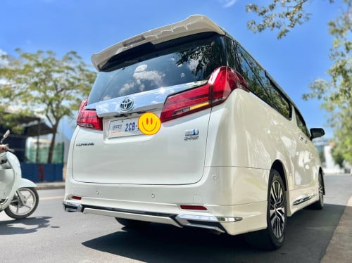 Model: Toyota Alphard MPV Minivan