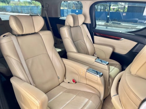 Model: Toyota Alphard MPV Minivan